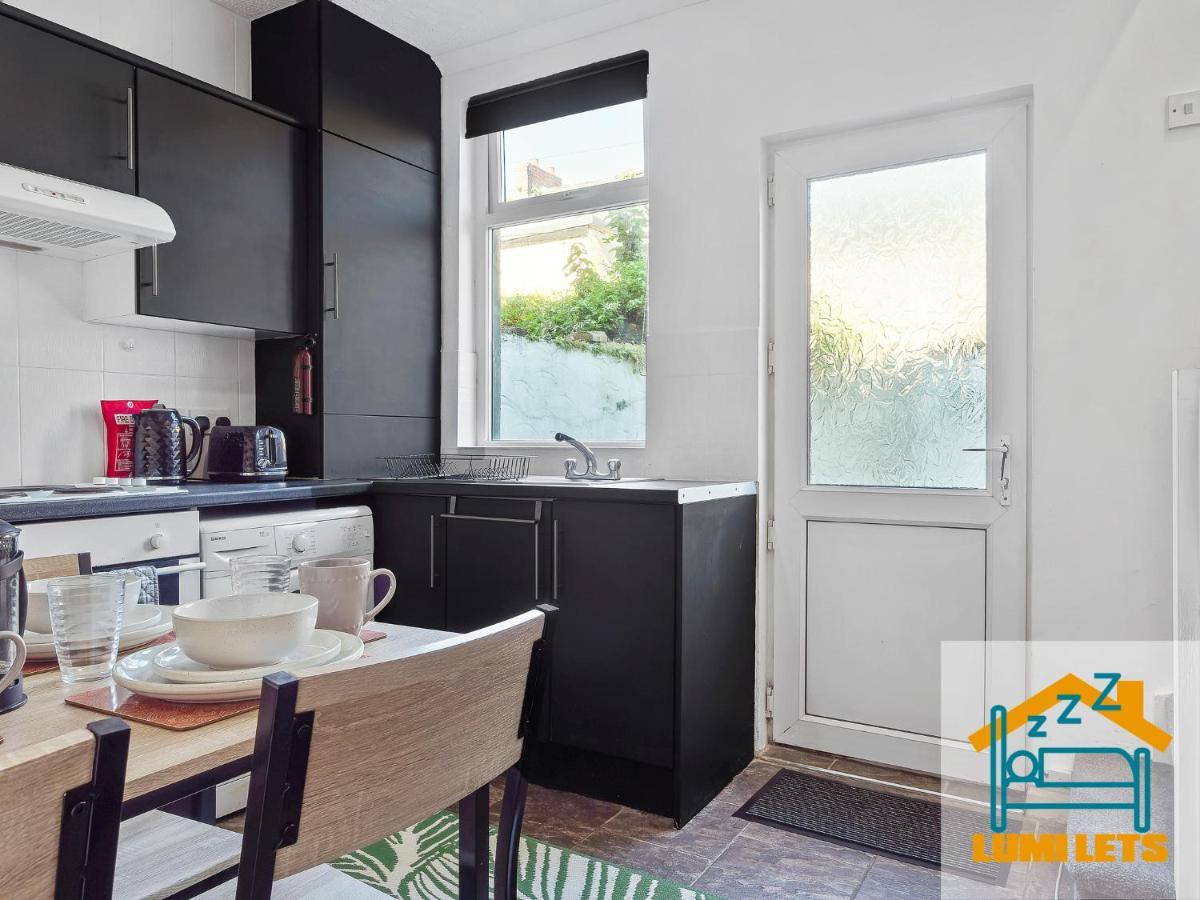2Br Home In Barrow-In-Furness Sleeps 8 Close To Bae Systems, Hospital, Lakes Exteriör bild
