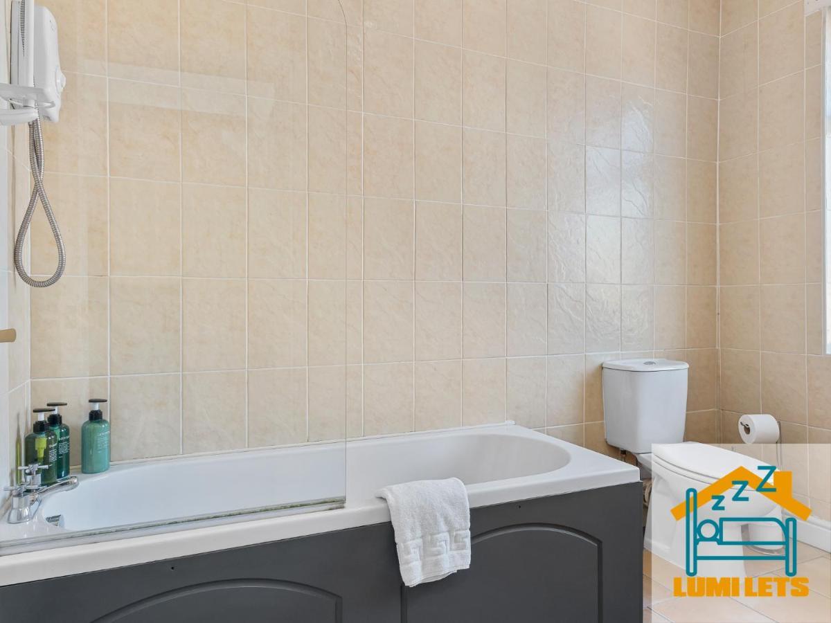 2Br Home In Barrow-In-Furness Sleeps 8 Close To Bae Systems, Hospital, Lakes Exteriör bild